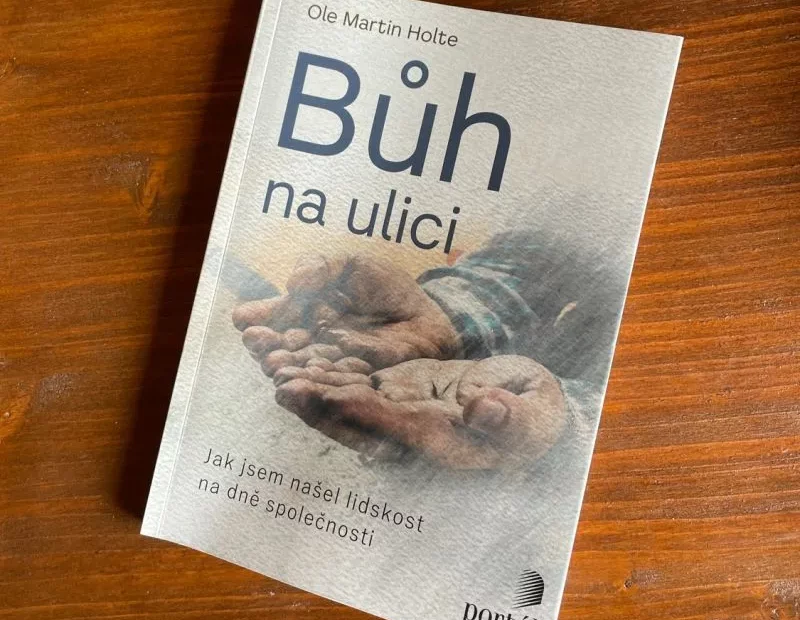 bůh na ulici - tereza hladíková